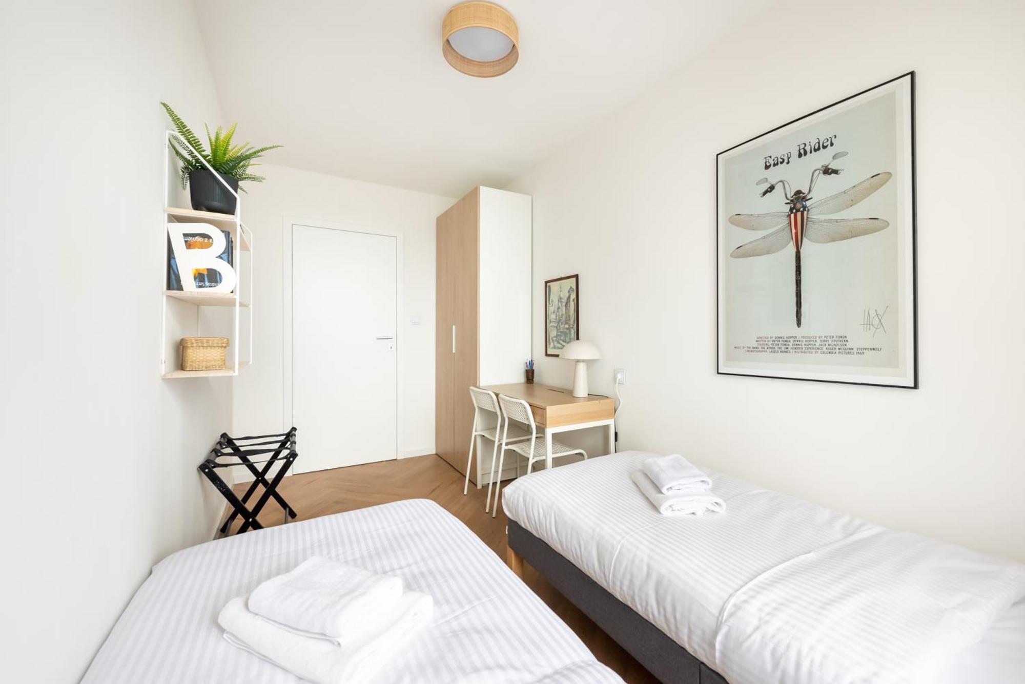Saska Kepa 2-bedroom *