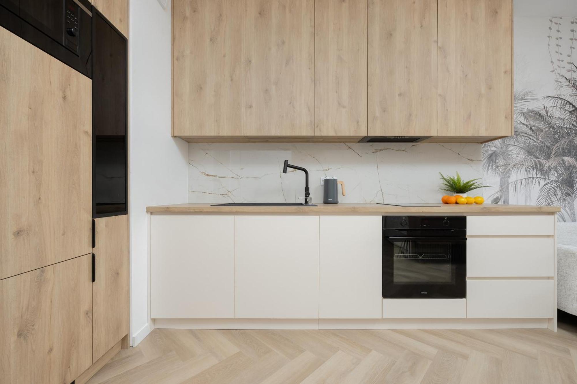 Apartment Elegant Mokotow With Balcony And Parking By Renters *