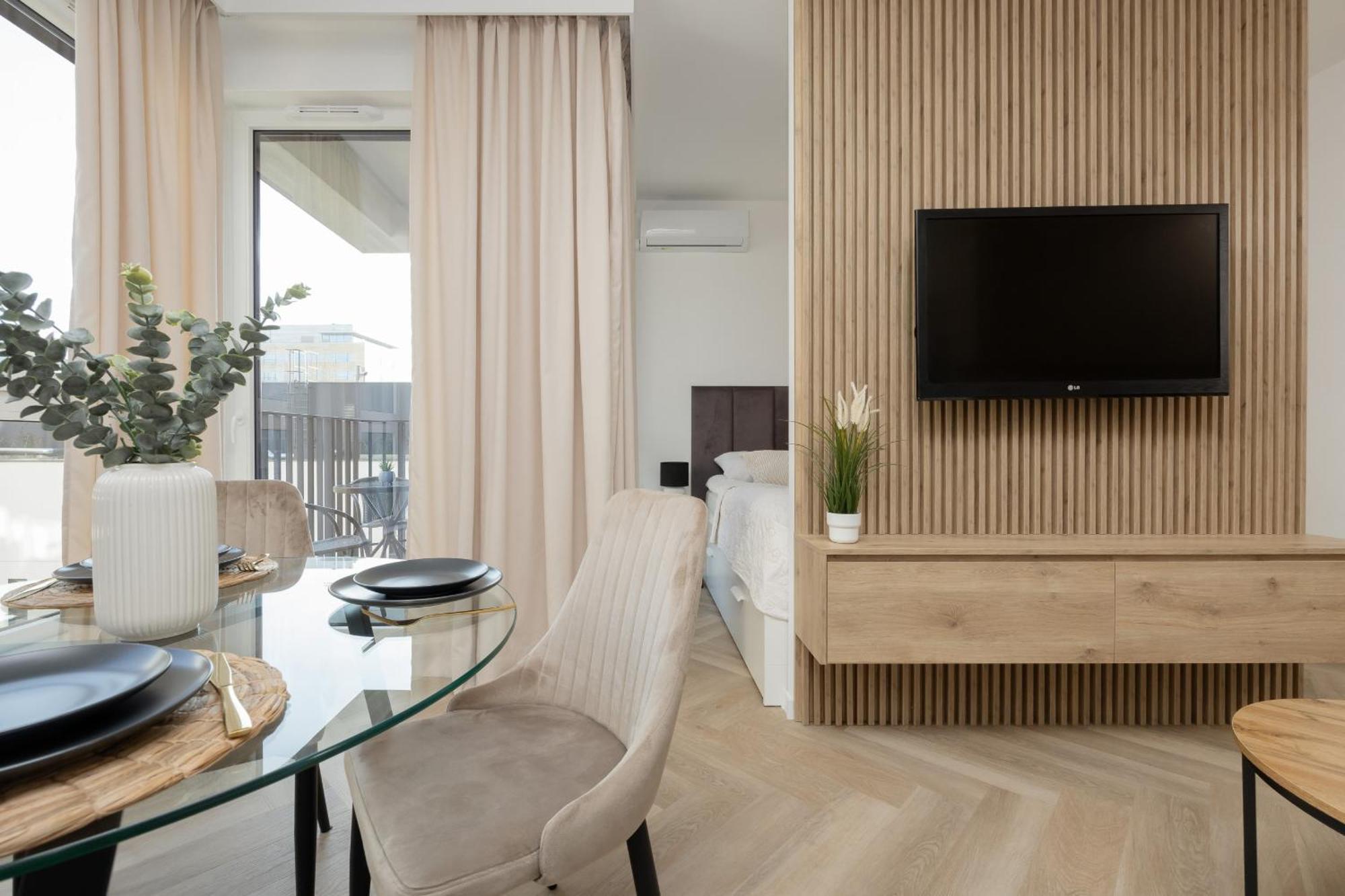 Elegant Mokotow With Balcony And Parking By Renters Apartment Warsaw