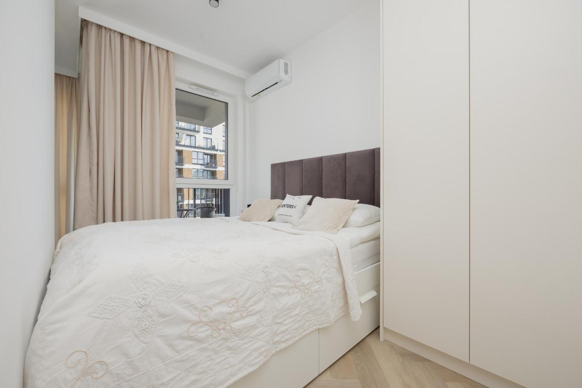 Apartment Elegant Mokotow With Balcony And Parking By Renters