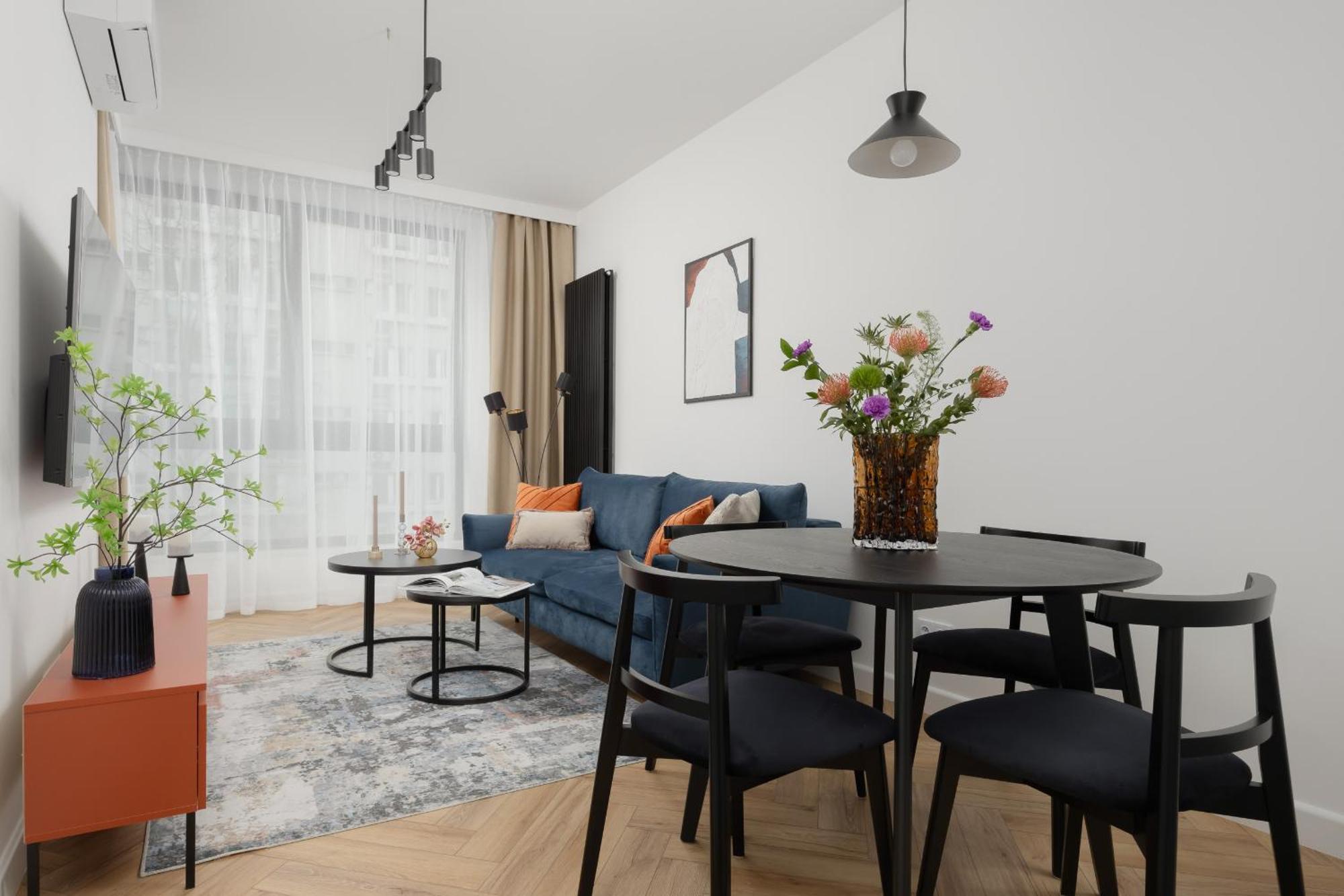Elegant In The Heart Of The Capital By Renters Prestige *