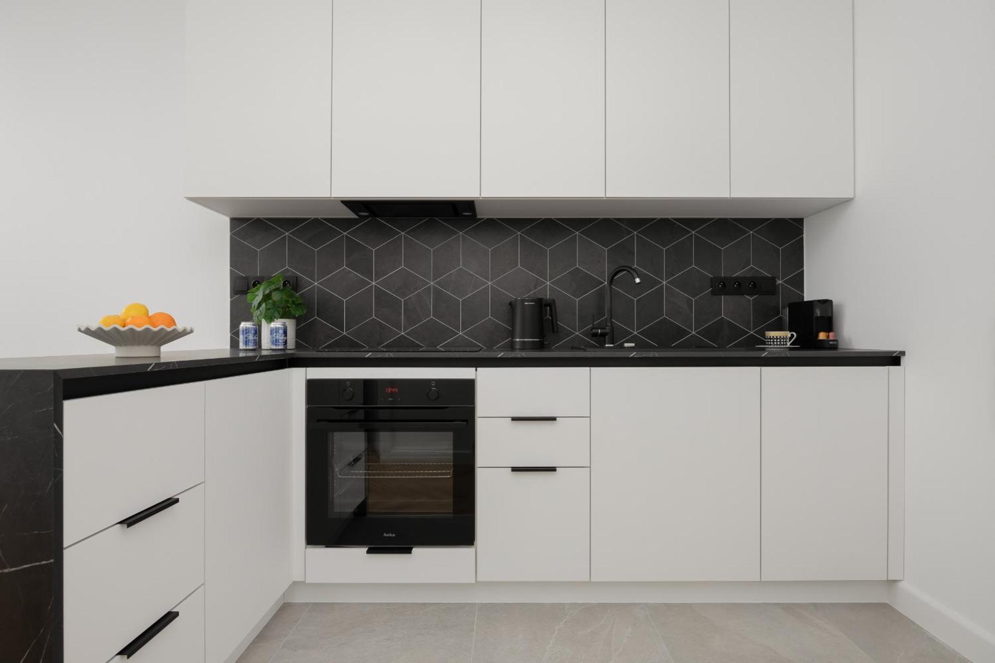 Elegant In The Heart Of The Capital By Renters Prestige *