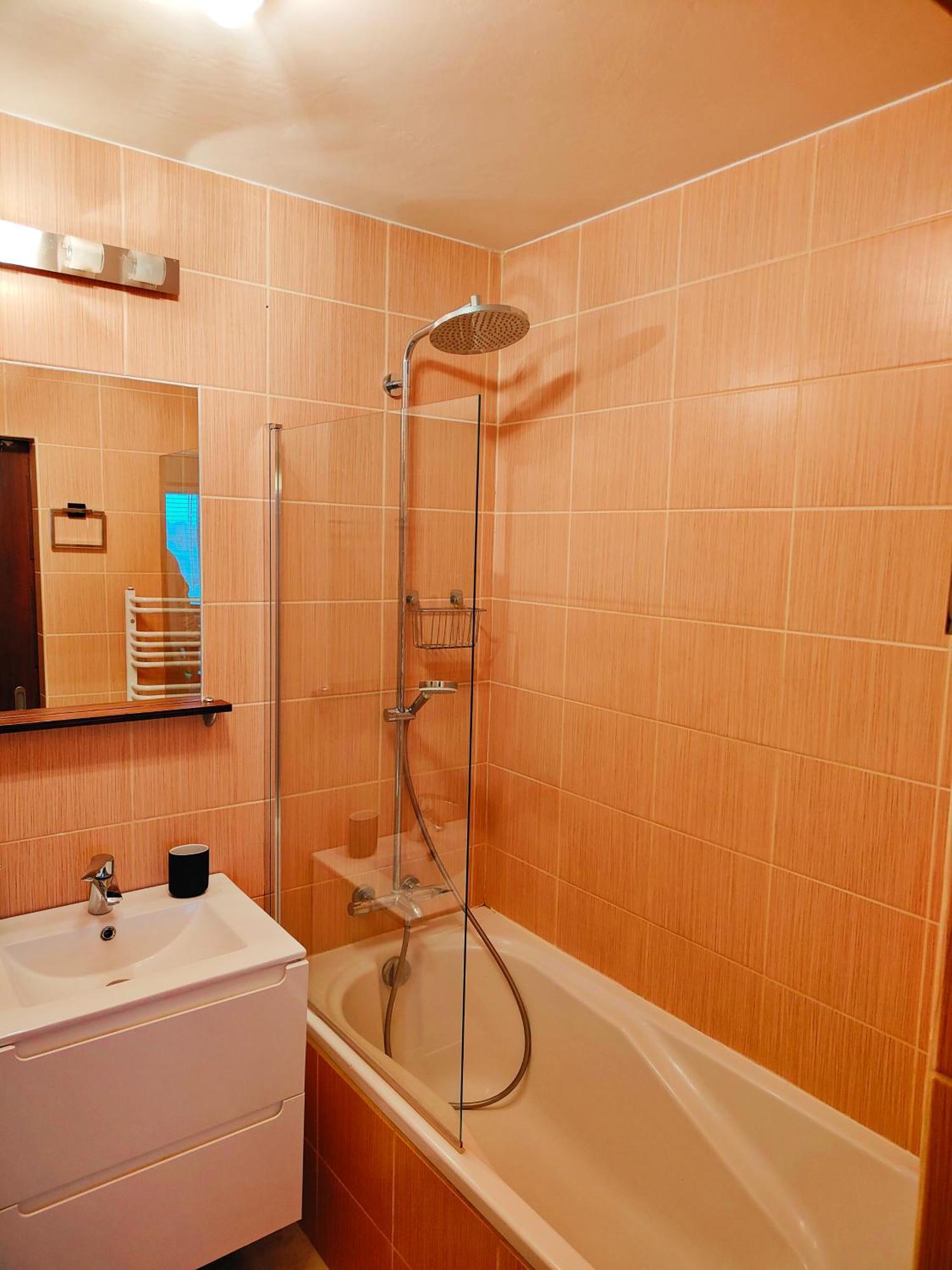 Wola Park Apartament - Klimatyzacja, Metro Ulrychow, Garaz-gratis *
