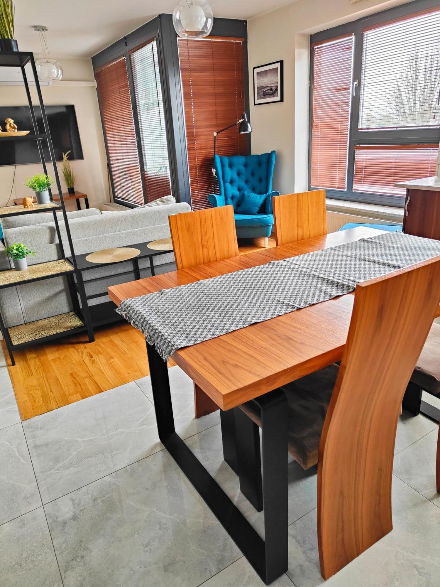 Wola Park Apartament - Klimatyzacja, Metro Ulrychow, Garaz-gratis Apartment *