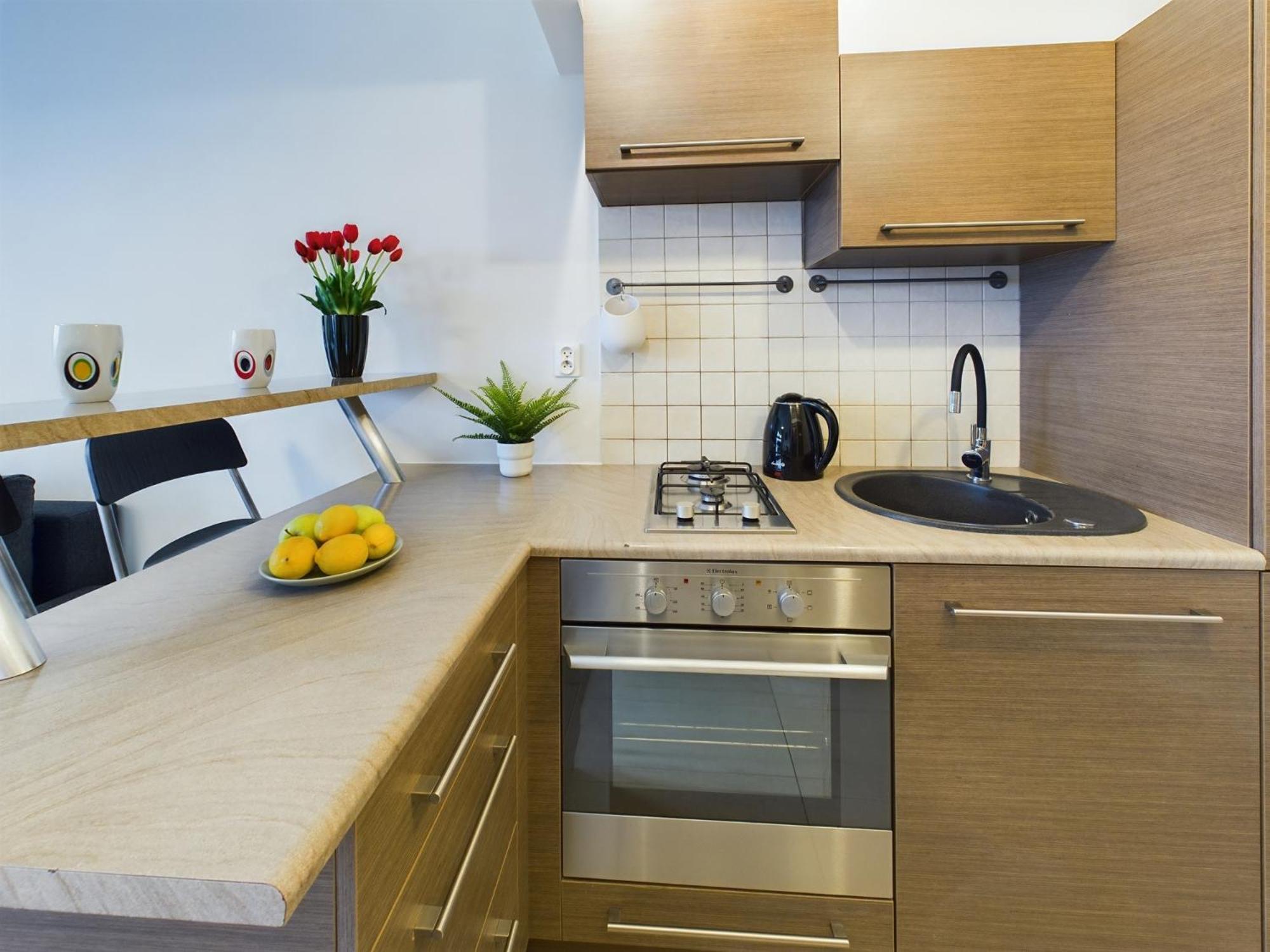 Apartment Aleja Jana Pawla Ii For 4 Guests With Air-conditioning By Renters Warsaw