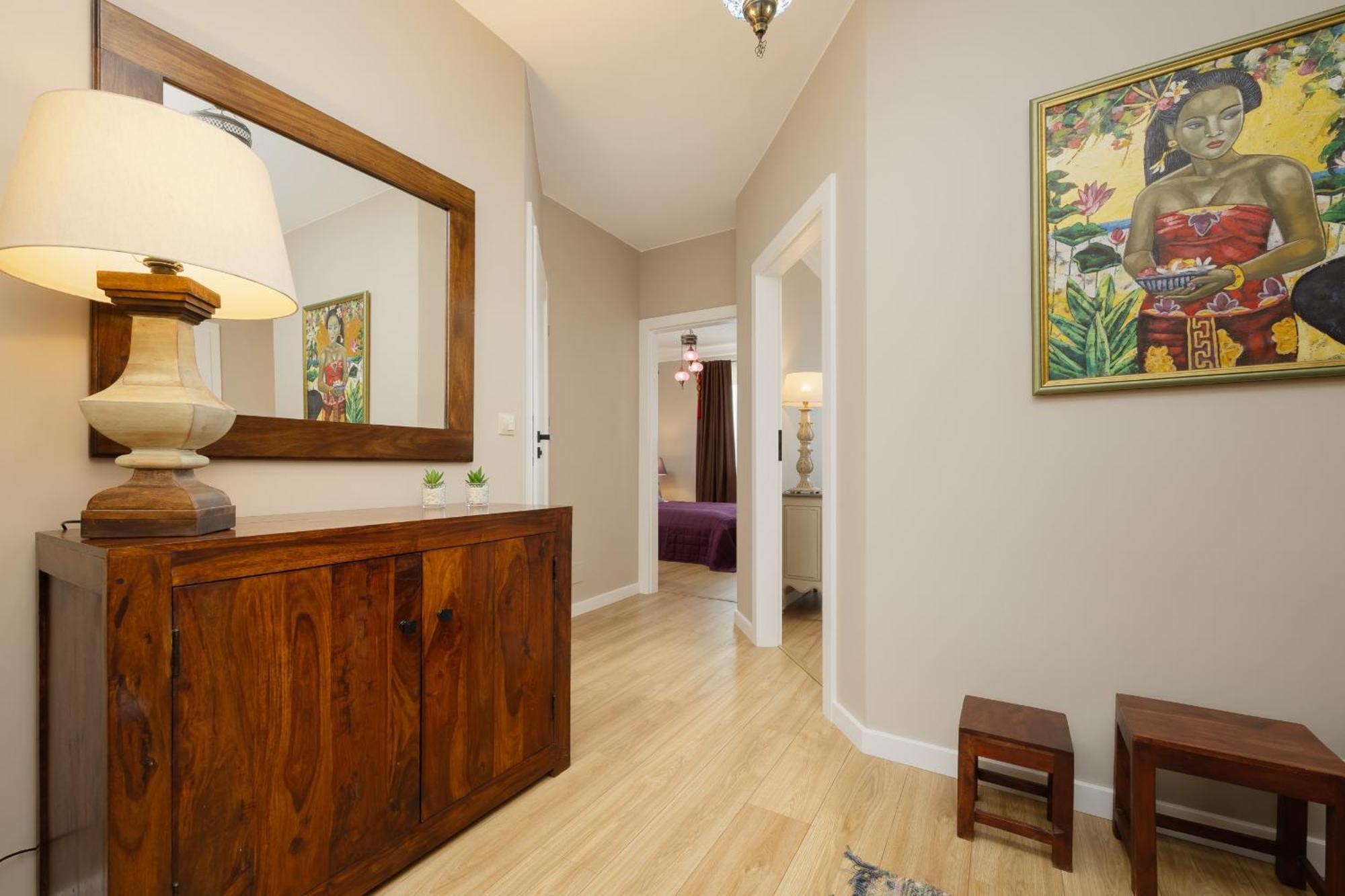 Beautiful For 6 People With Balcony And Parking In By Renters