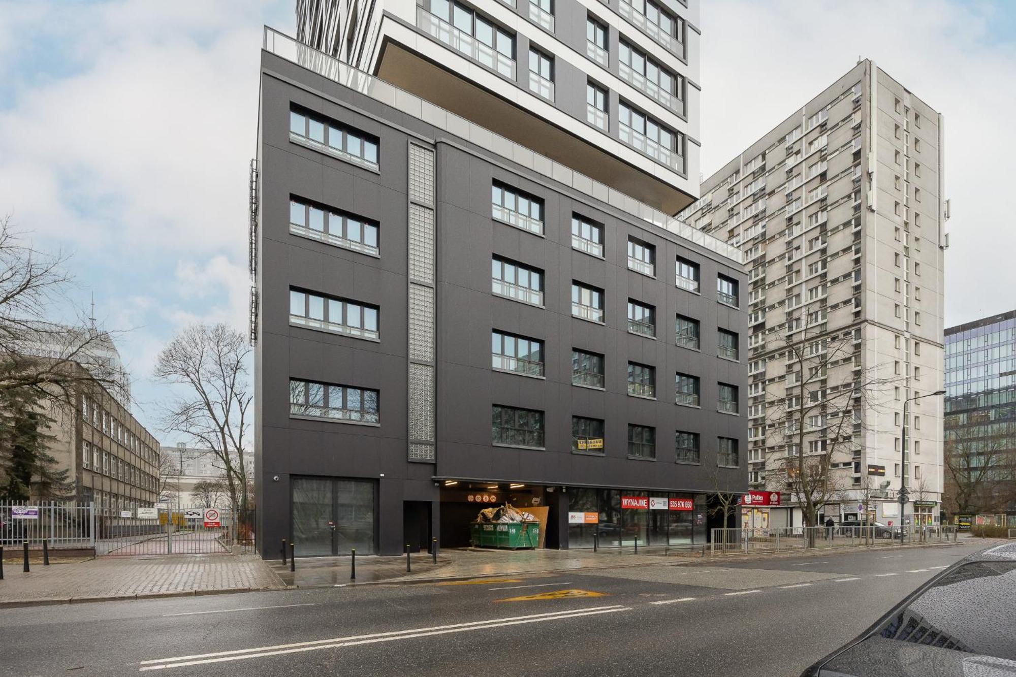 Elegant In The Heart Of The Capital By Renters Prestige