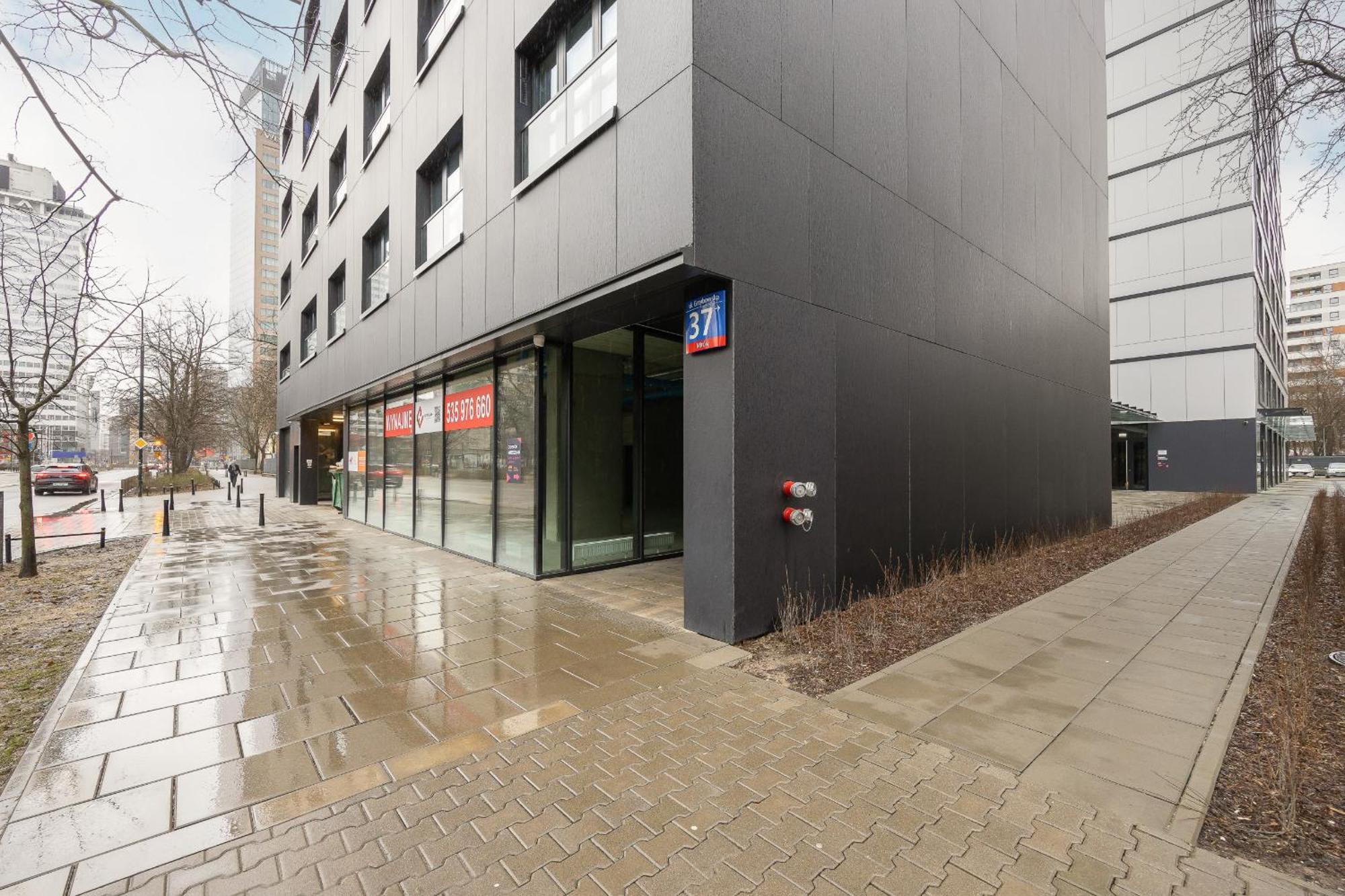 Elegant In The Heart Of The Capital By Renters Prestige *
