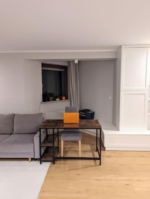 Apartament Z Biokominkem Blisko Lotniska