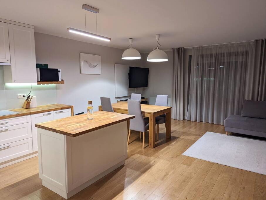 Apartment Apartament Z Biokominkem Blisko Lotniska Warsaw