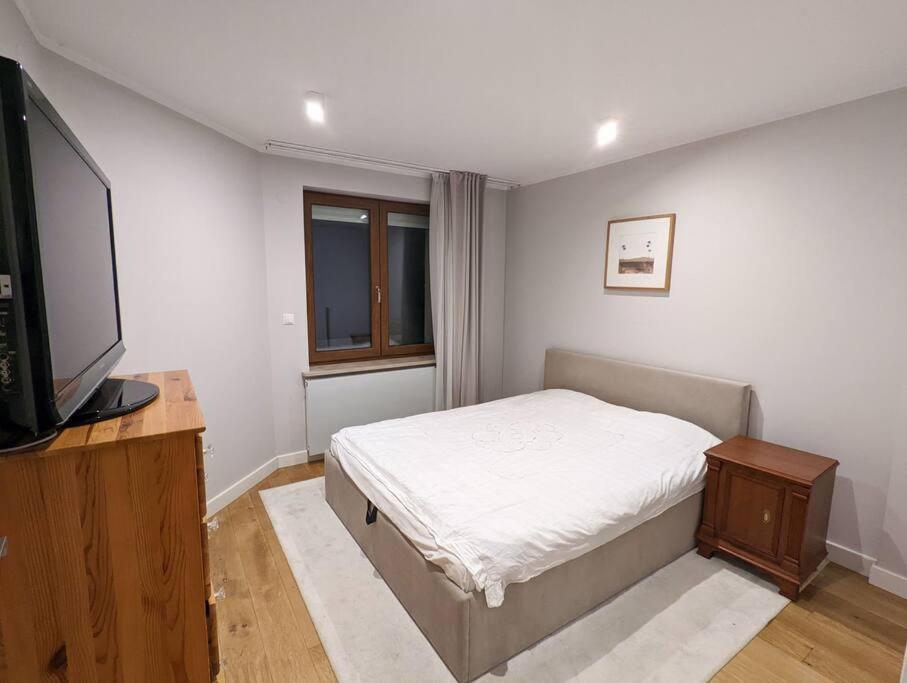 Apartment Apartament Z Biokominkem Blisko Lotniska