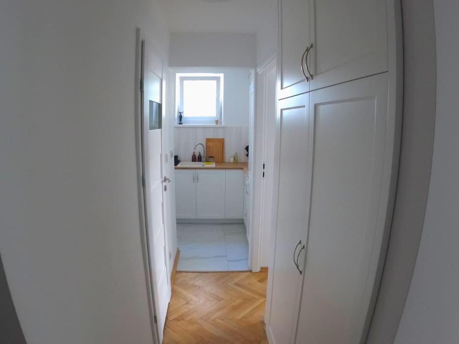 Sliska Location, High Standard Apartment *