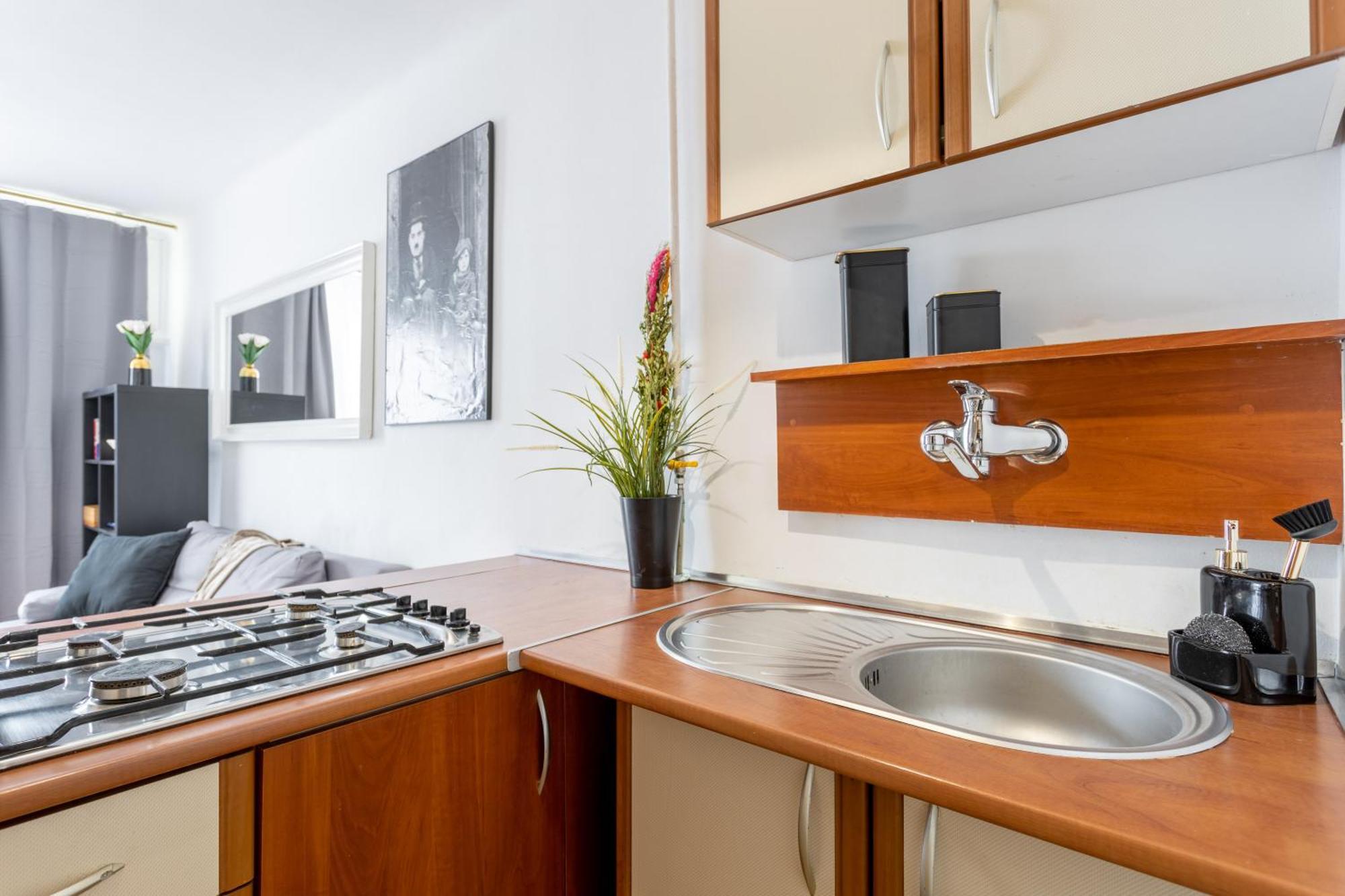 Close-golden In - One Bedroom Apartament In The Center - Zelazna Apartment Warsaw