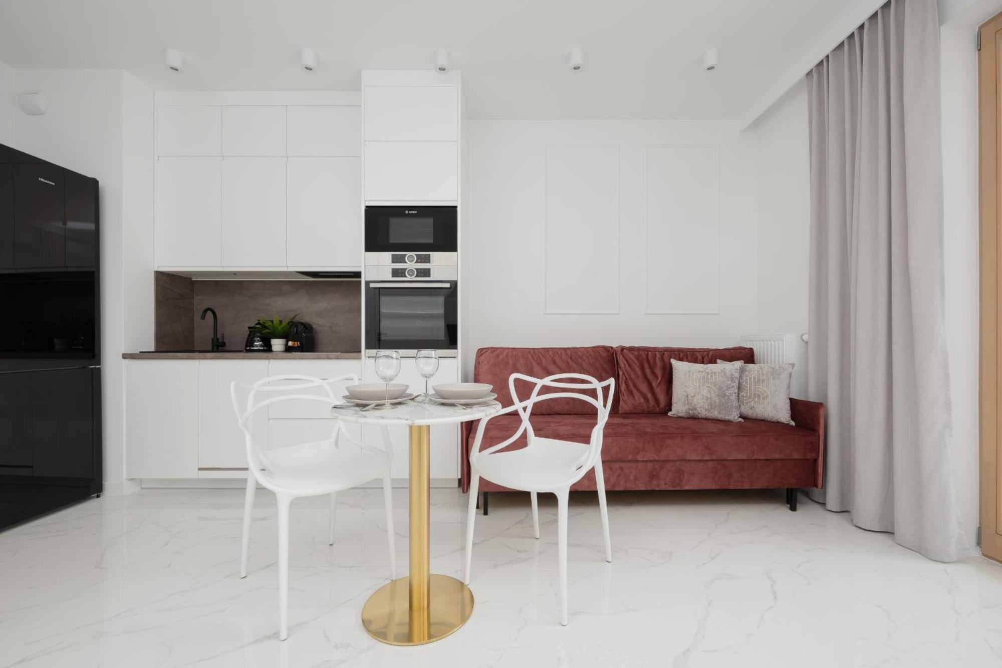 Air-conditioned Studio With Balcony By Renters