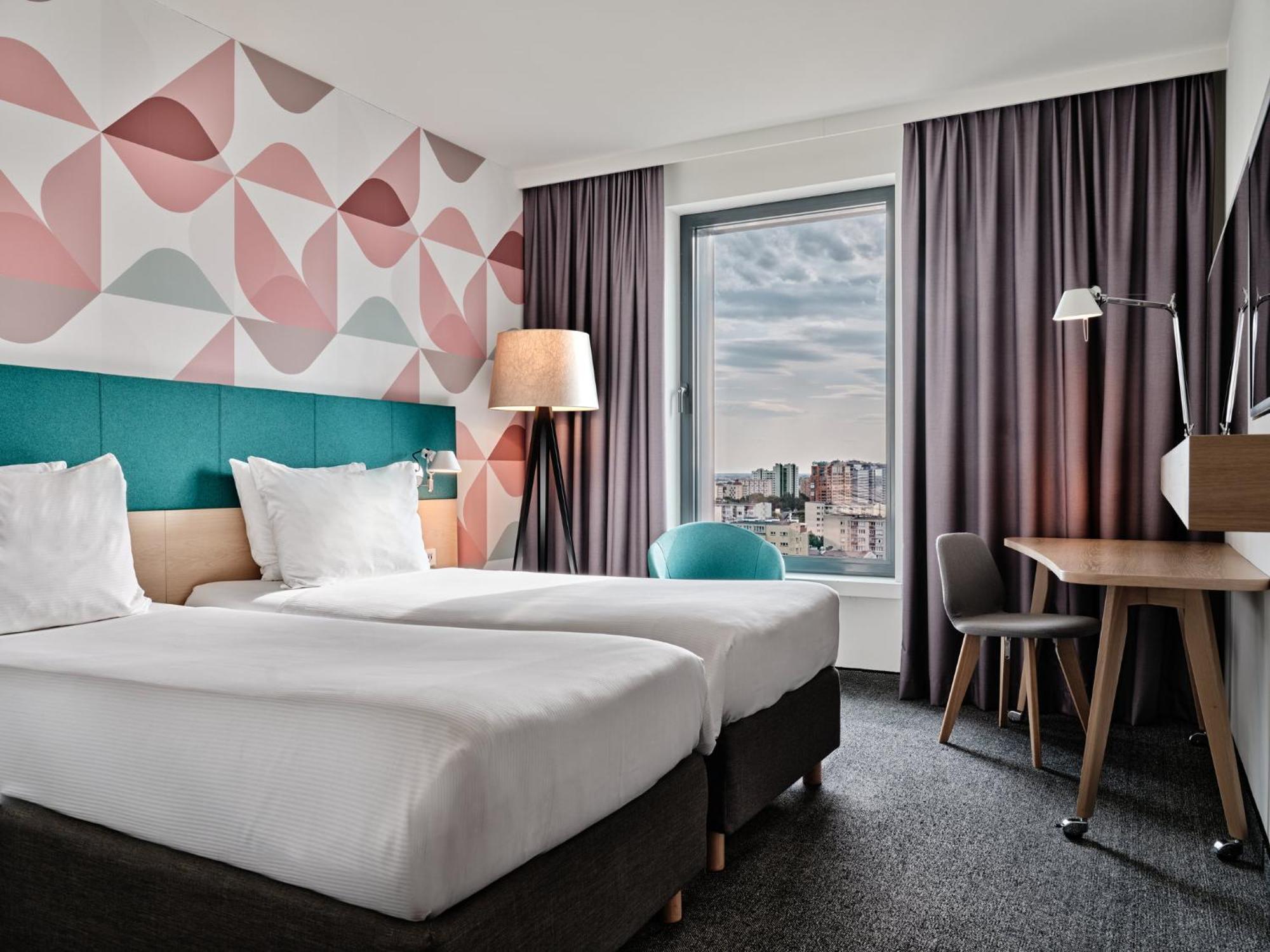 - Centre By Ihg Hotel