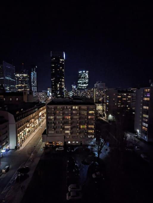 2-rm. Skyline View. Center. *