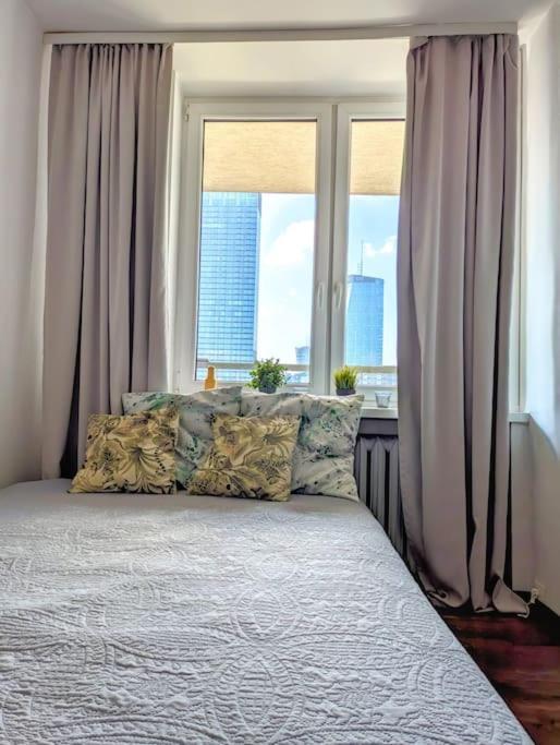 2-rm. Skyline View. Center. Apartment *