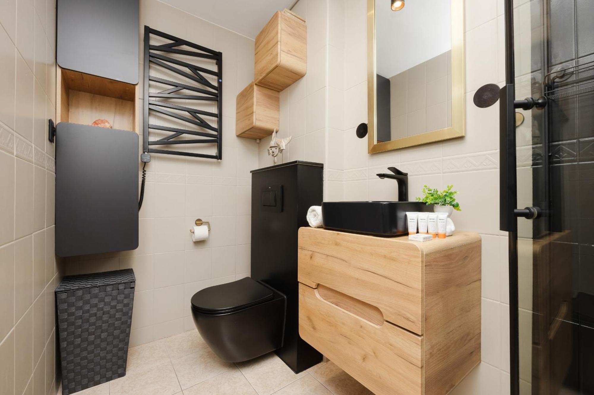 Family Unique For 4 People In Wola By Renters *