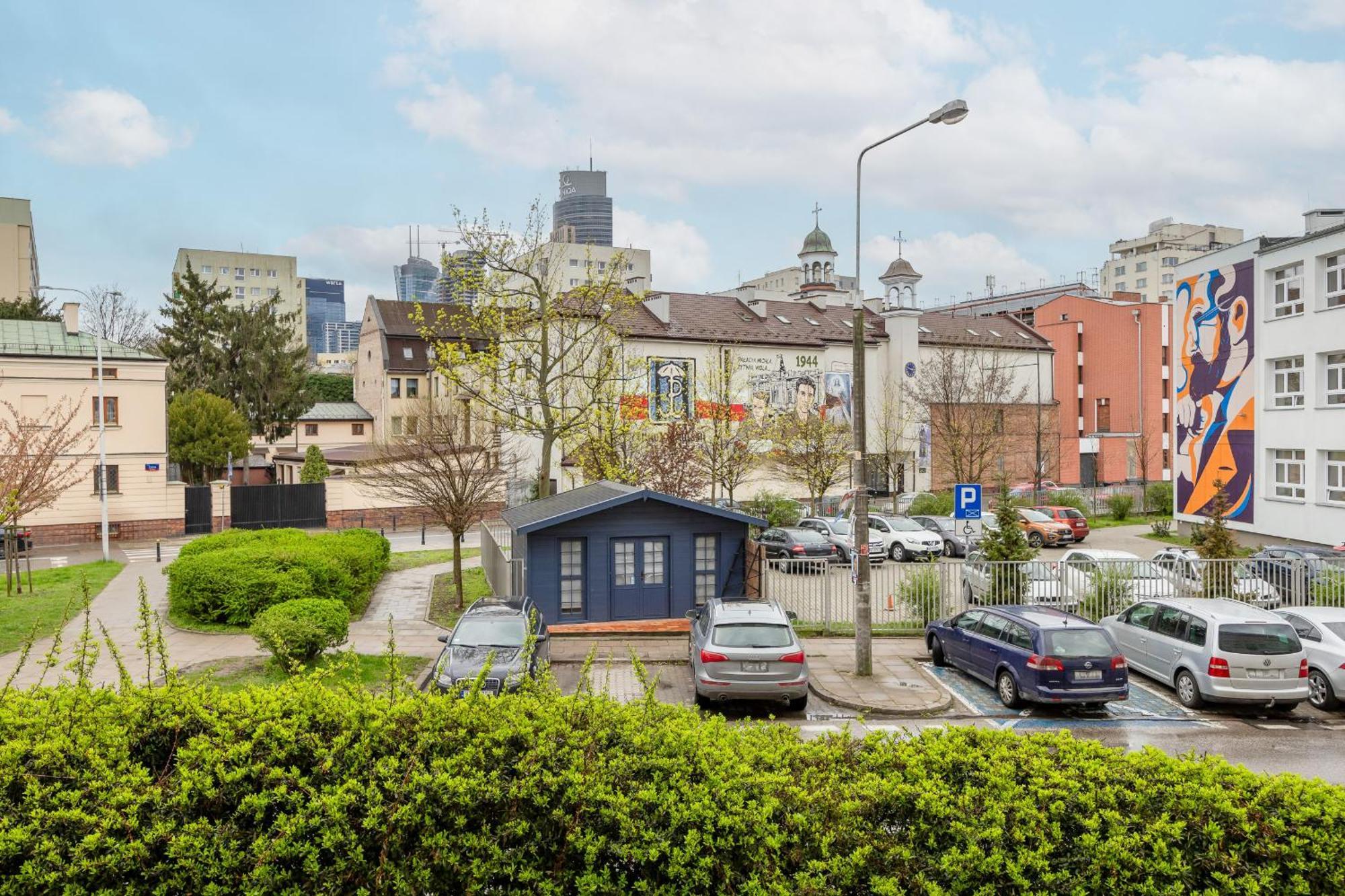 Family Unique For 4 People In Wola By Renters