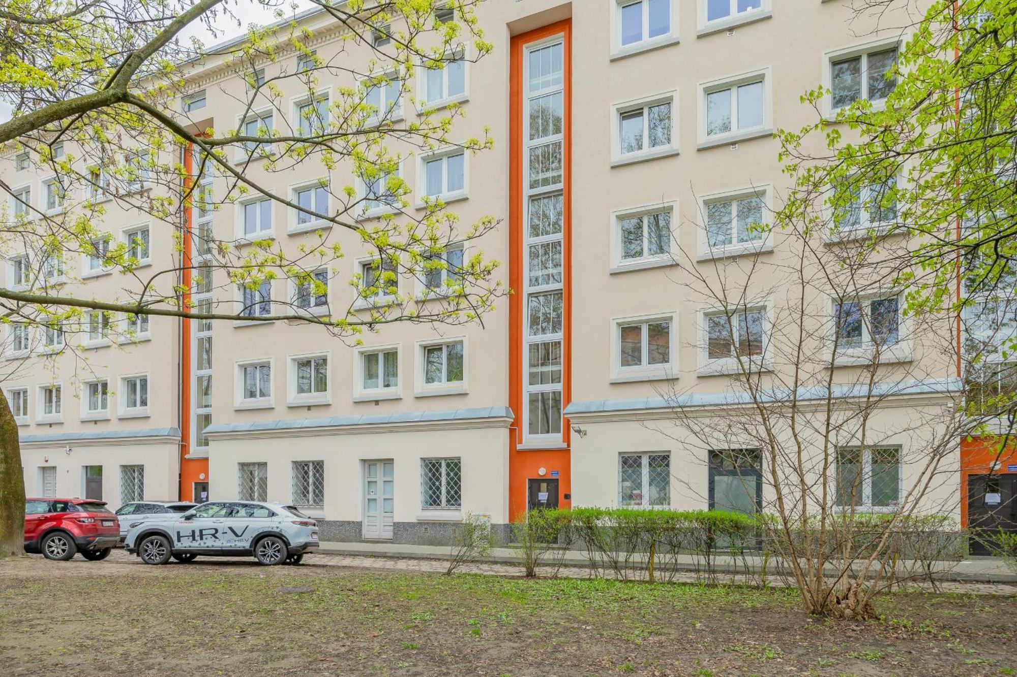 Family Unique For 4 People In Wola By Renters