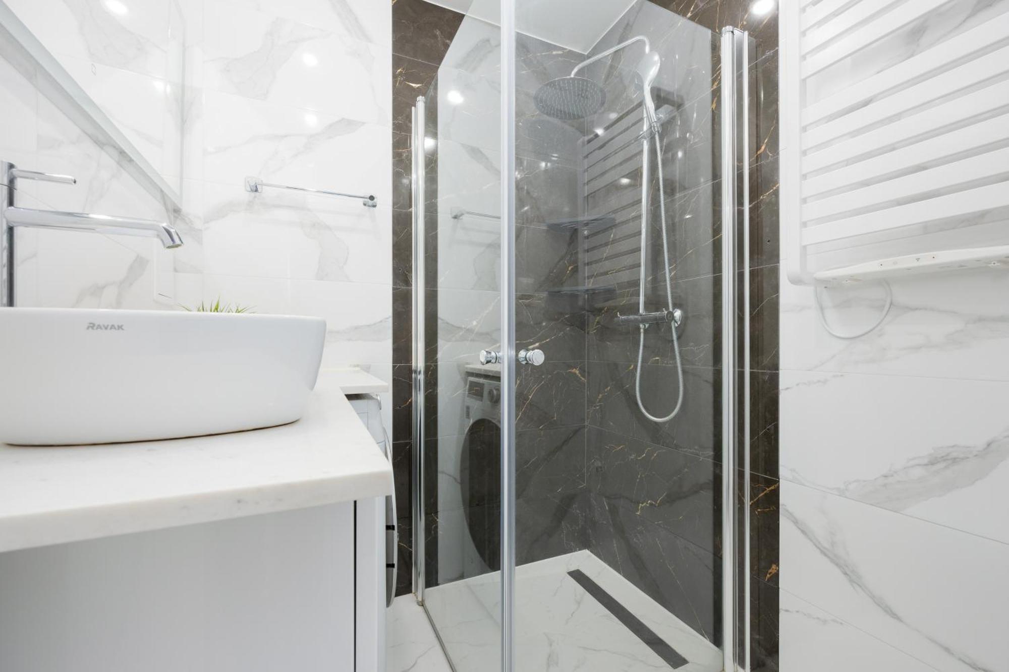 Schillera By Renters *