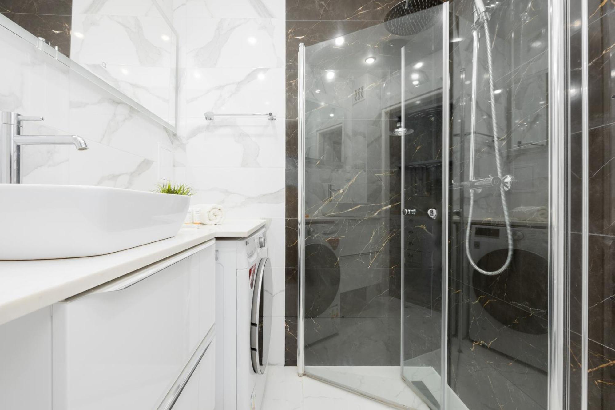 Schillera By Renters *