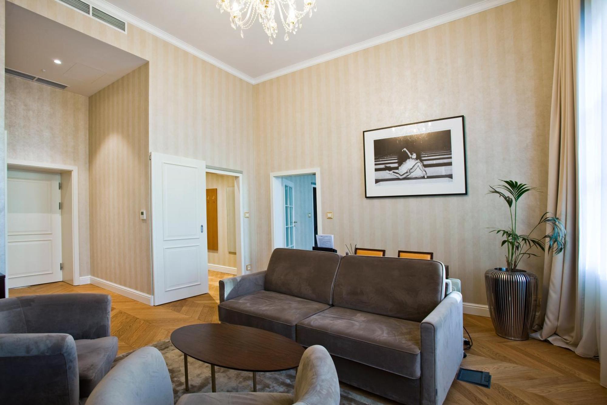Tiffi Old Town 4* Warszawa
