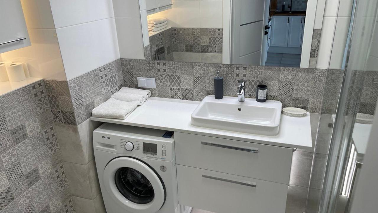 2-room On Wola, Bright And Cozy * Warszawa