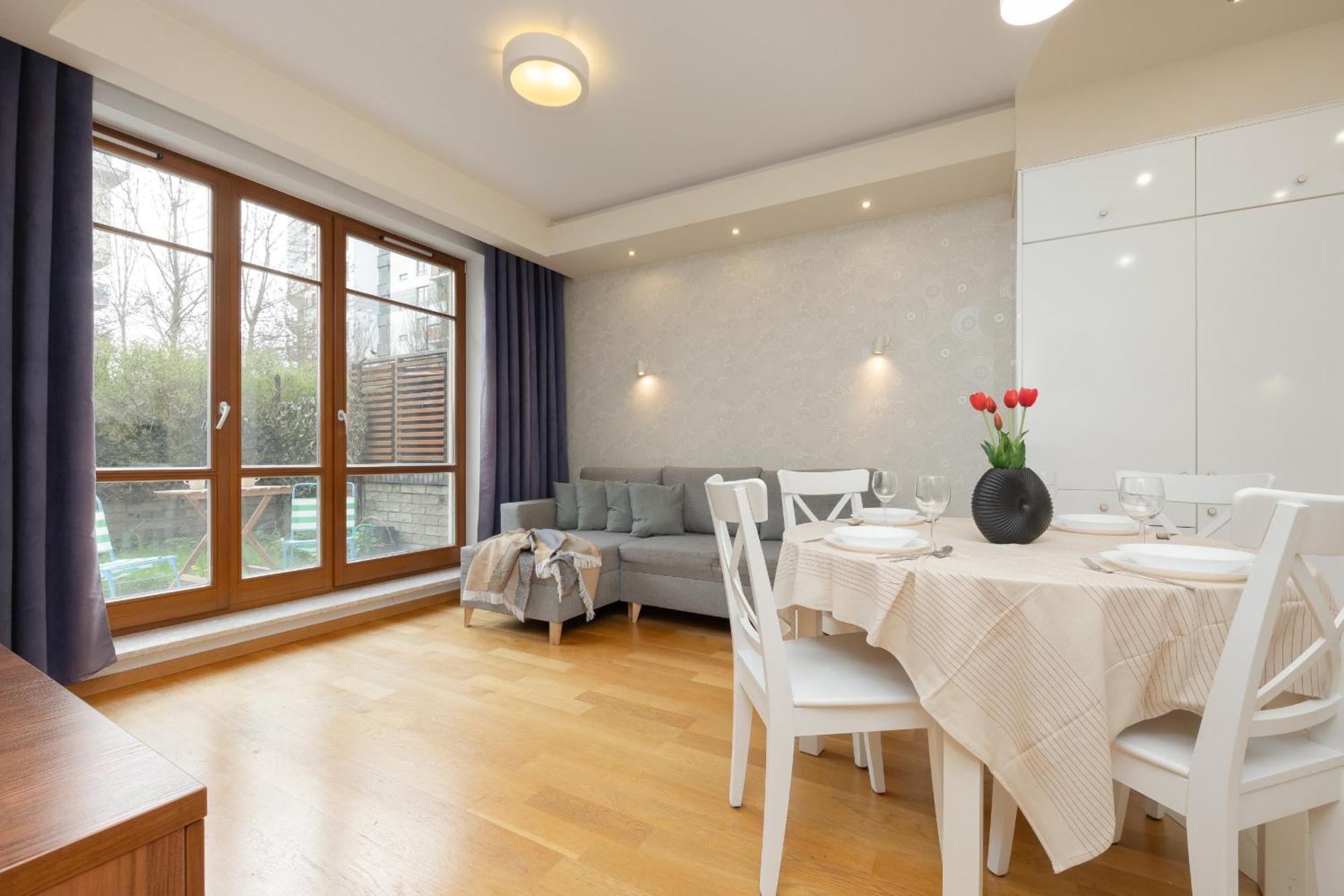 Beautiful With Spacious Terrace By Renters * Warsaw