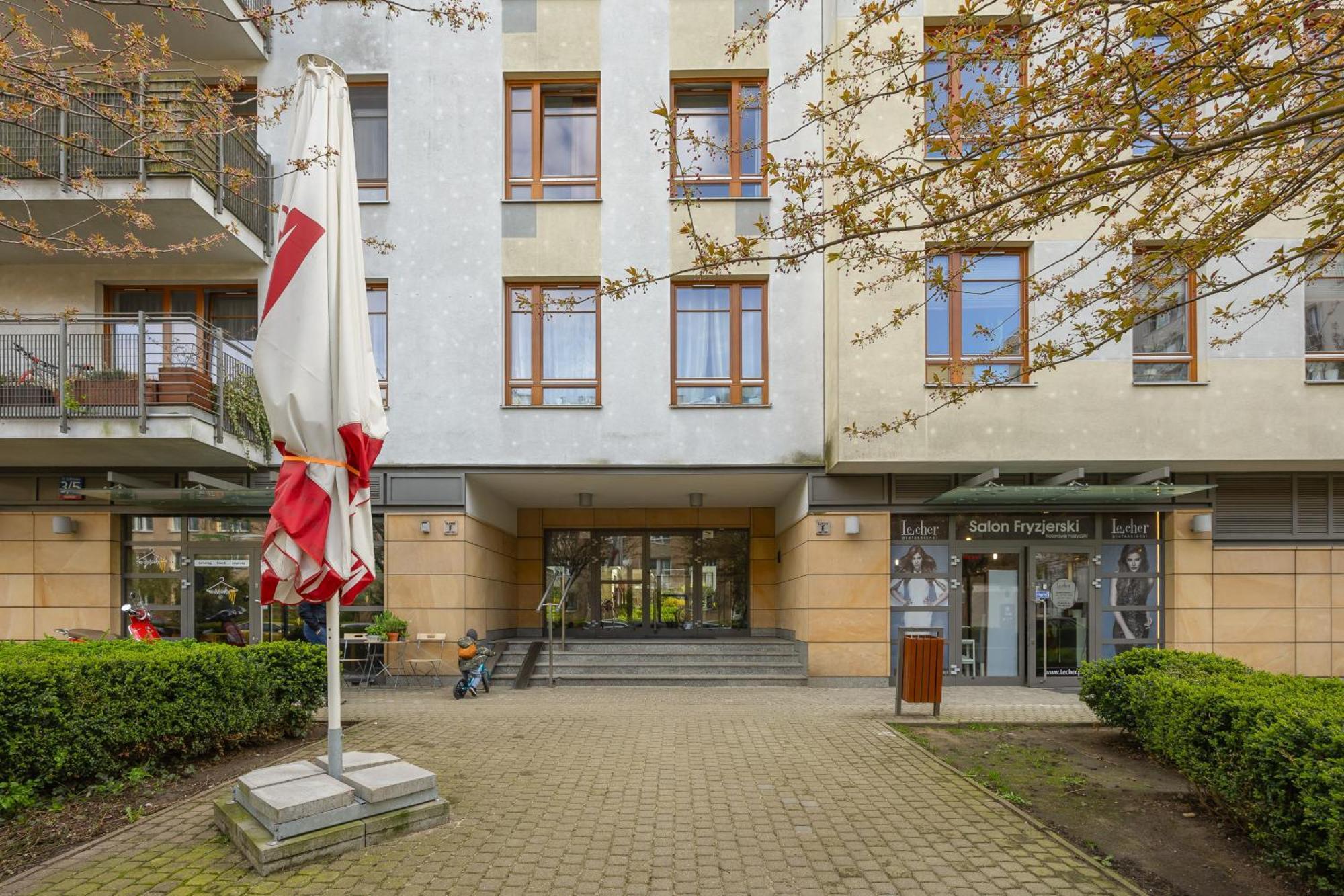 Beautiful With Spacious Terrace By Renters Apartment Warsaw
