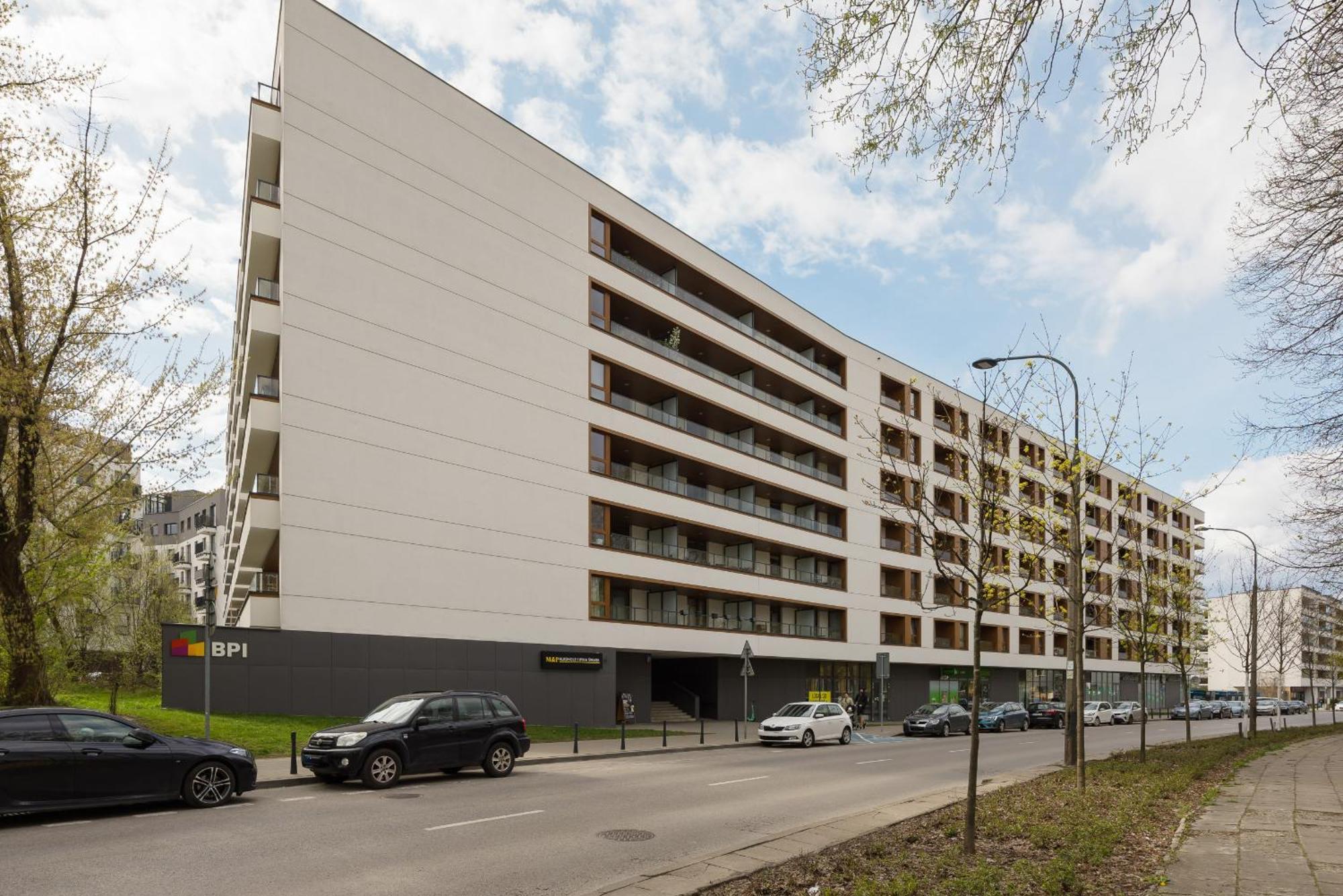 Căn hộ With Balcony & Parking In By Renters *