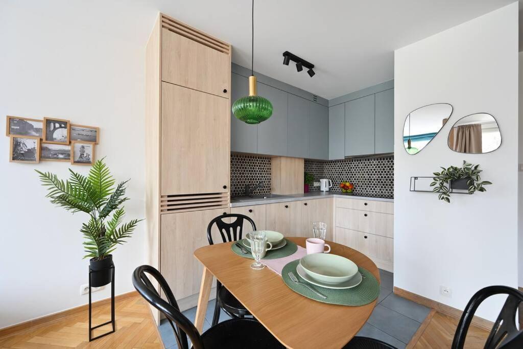 Powisle Solec Centre! Private Parking Apartment Warsaw