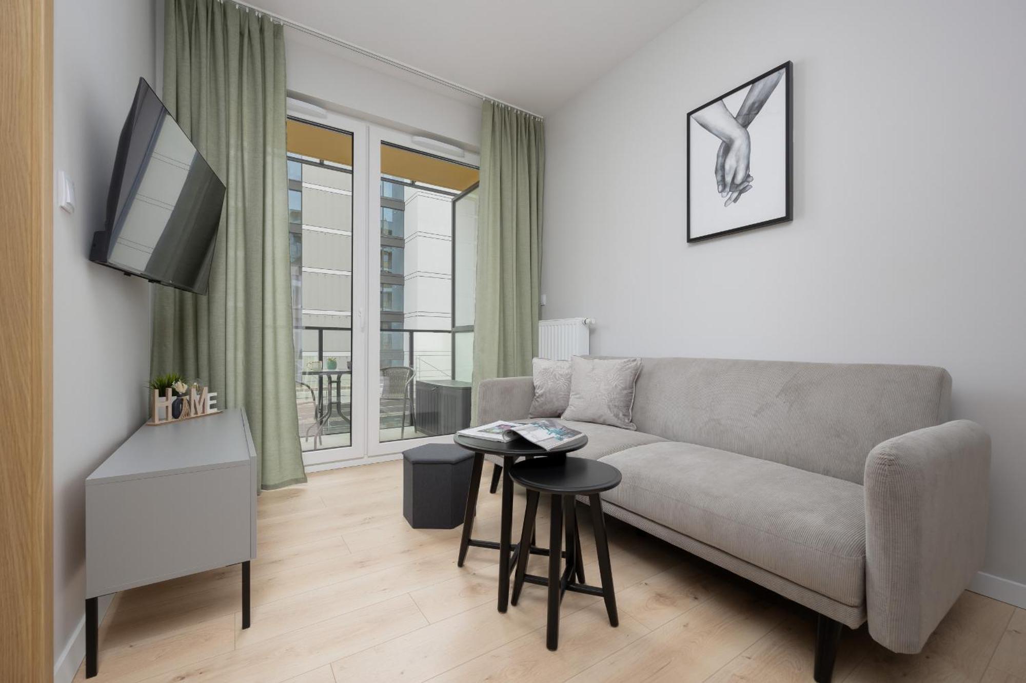 Stylish With Parking By Renters Apartment Warsaw