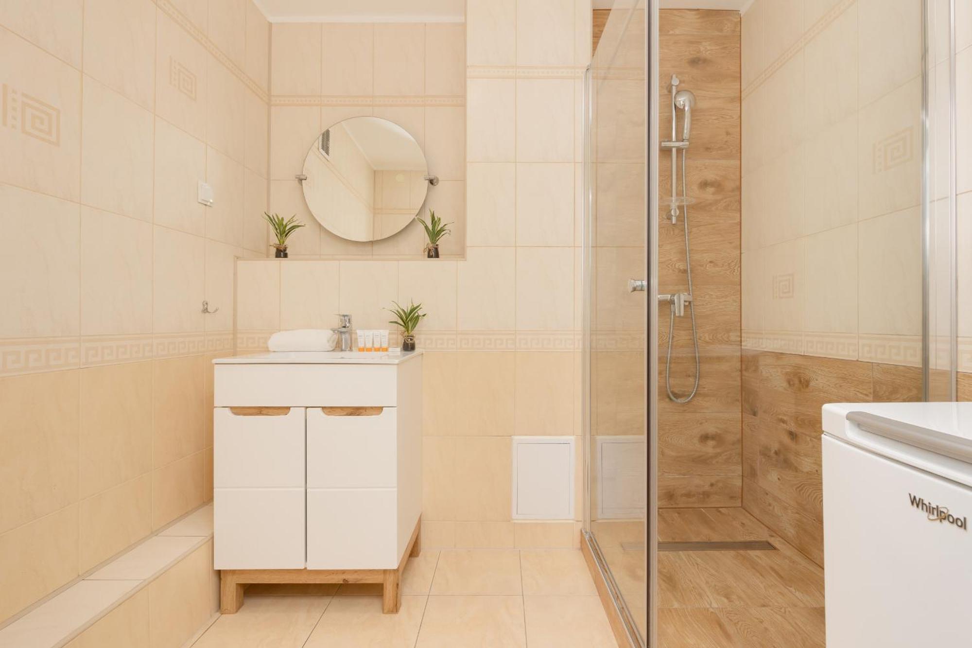 Spacious Fabryczna Near Centre By Renters *