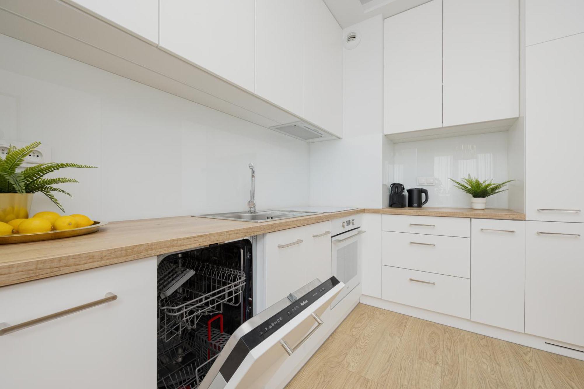 Stylish Glam Przedpole In By Renters *