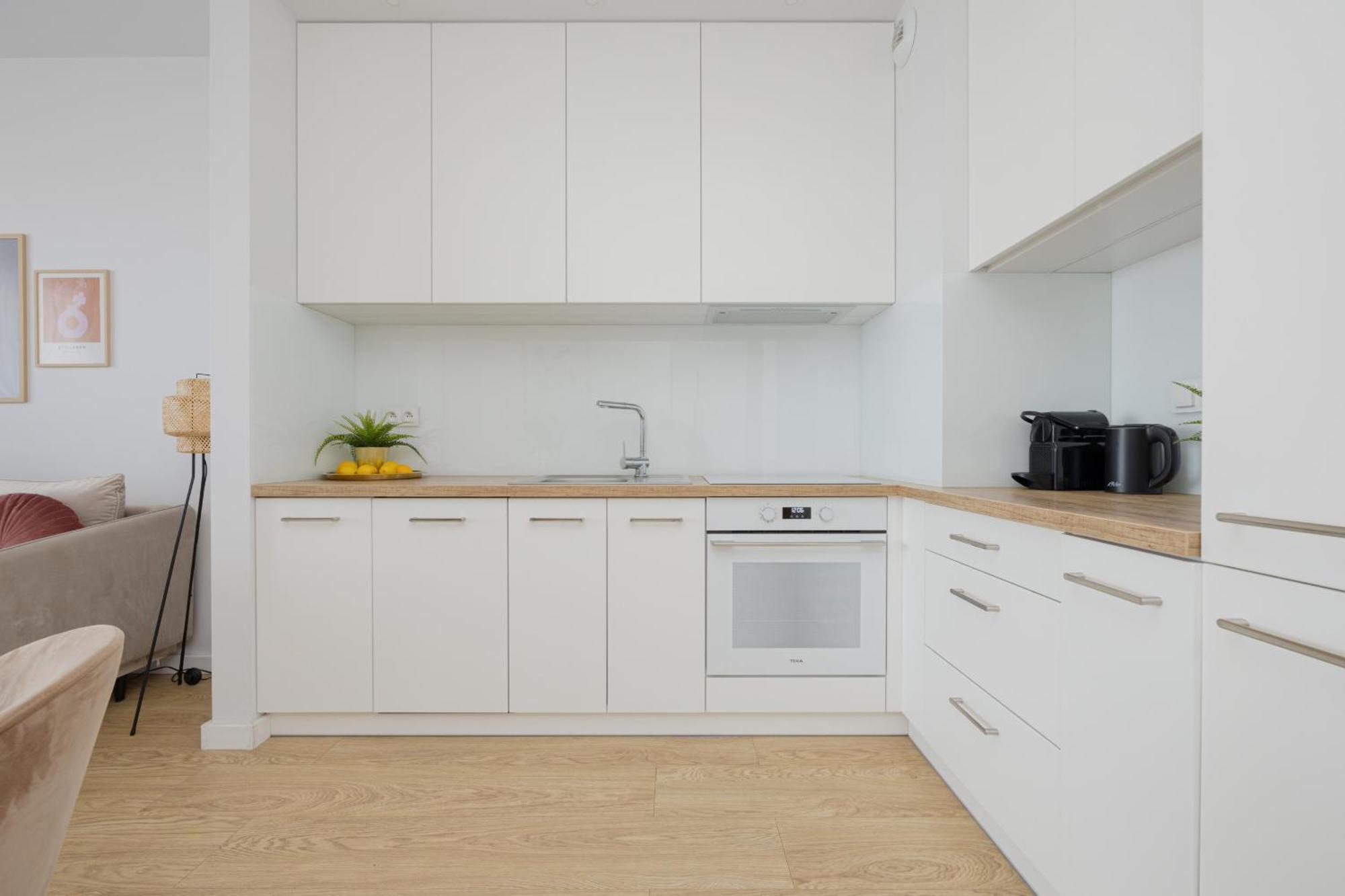 Stylish Glam Przedpole In By Renters Varsóvia
