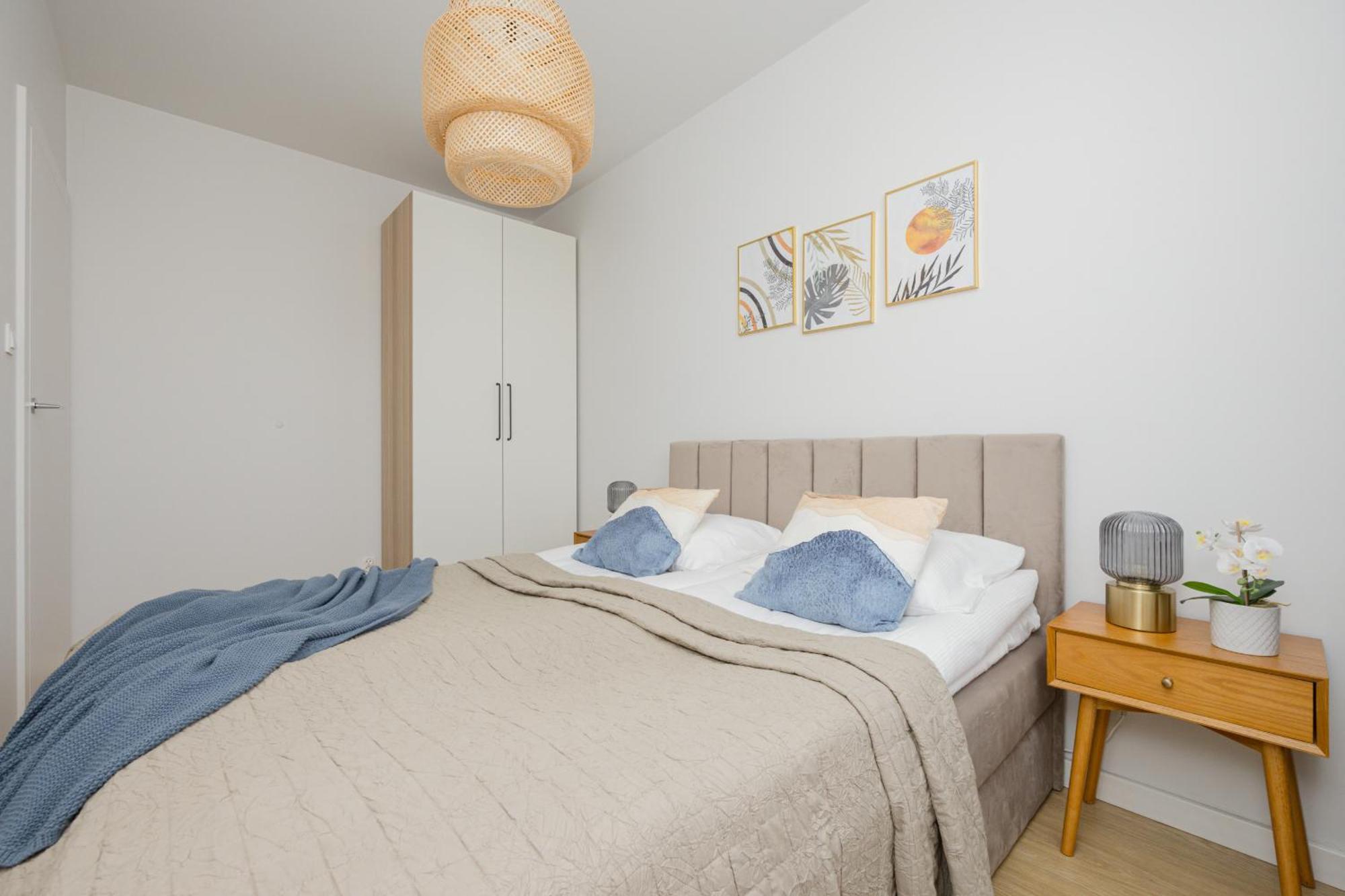 Stylish Glam Przedpole In By Renters Apartamento *
