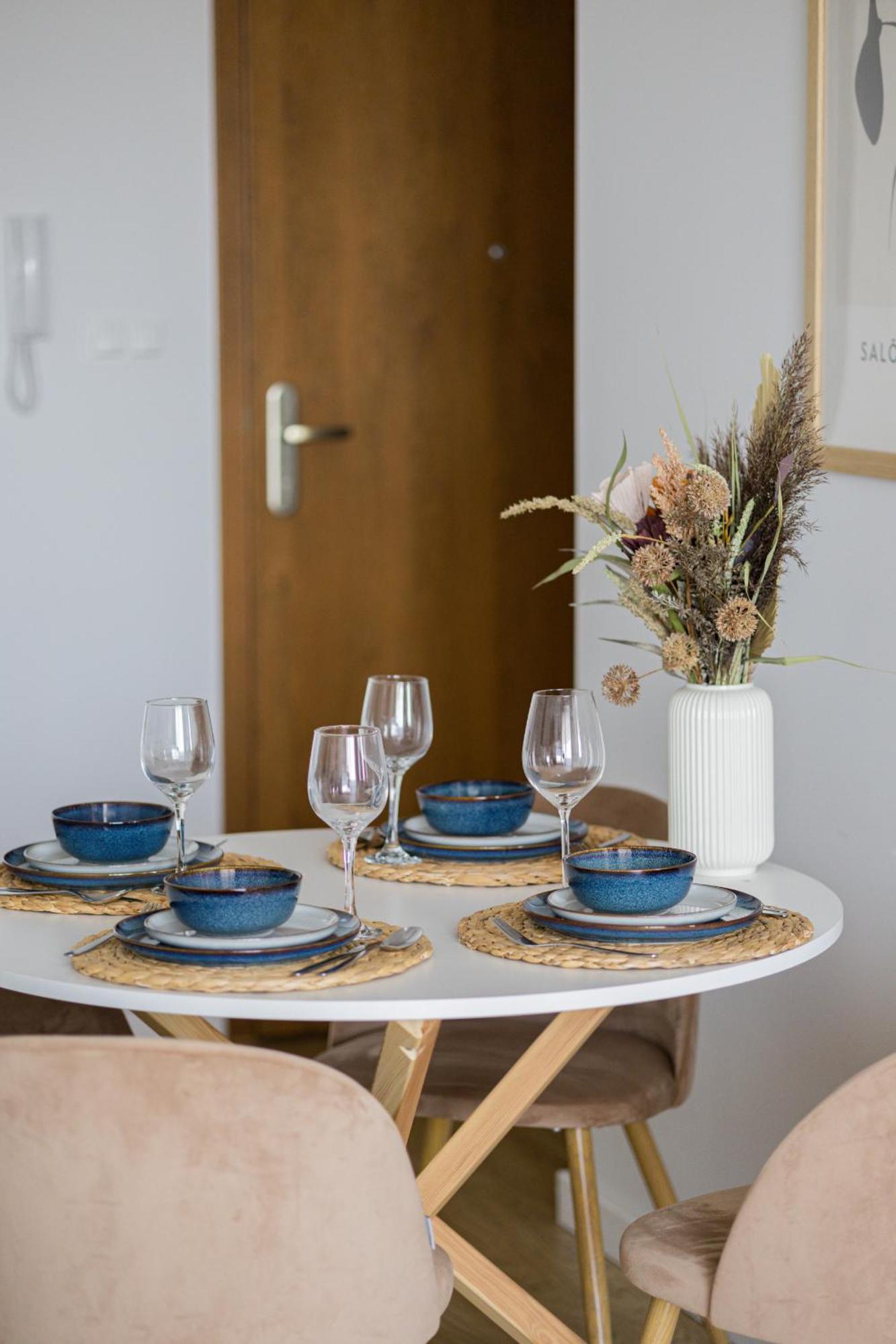 Stylish Glam Przedpole In By Renters