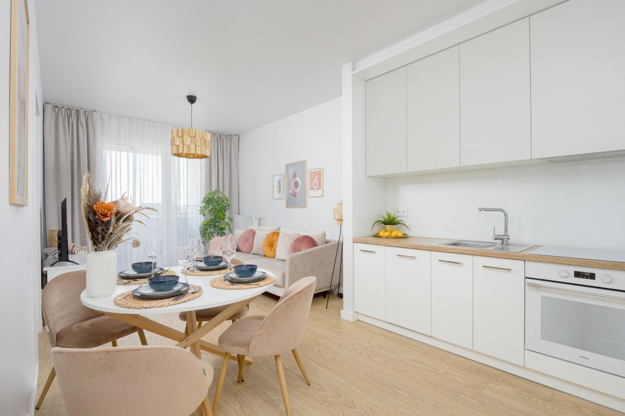 Stylish Glam Przedpole In By Renters