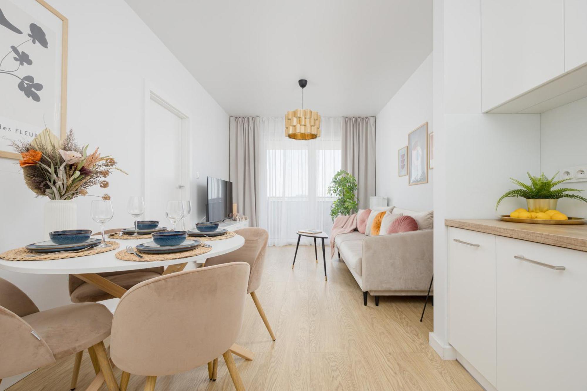 Stylish Glam Przedpole In By Renters Apartamento *