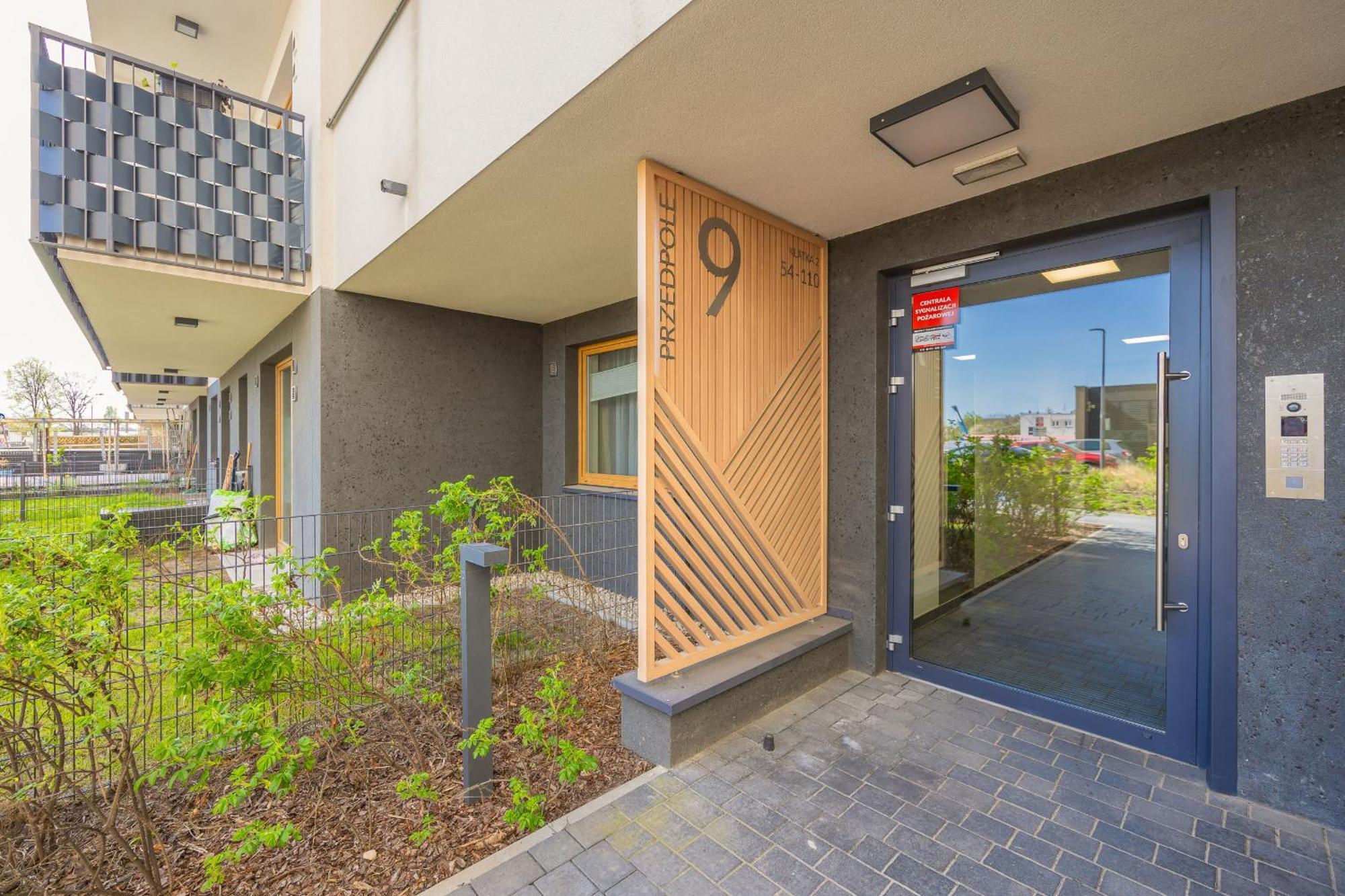 Stylish Glam Przedpole In By Renters Apartamento *