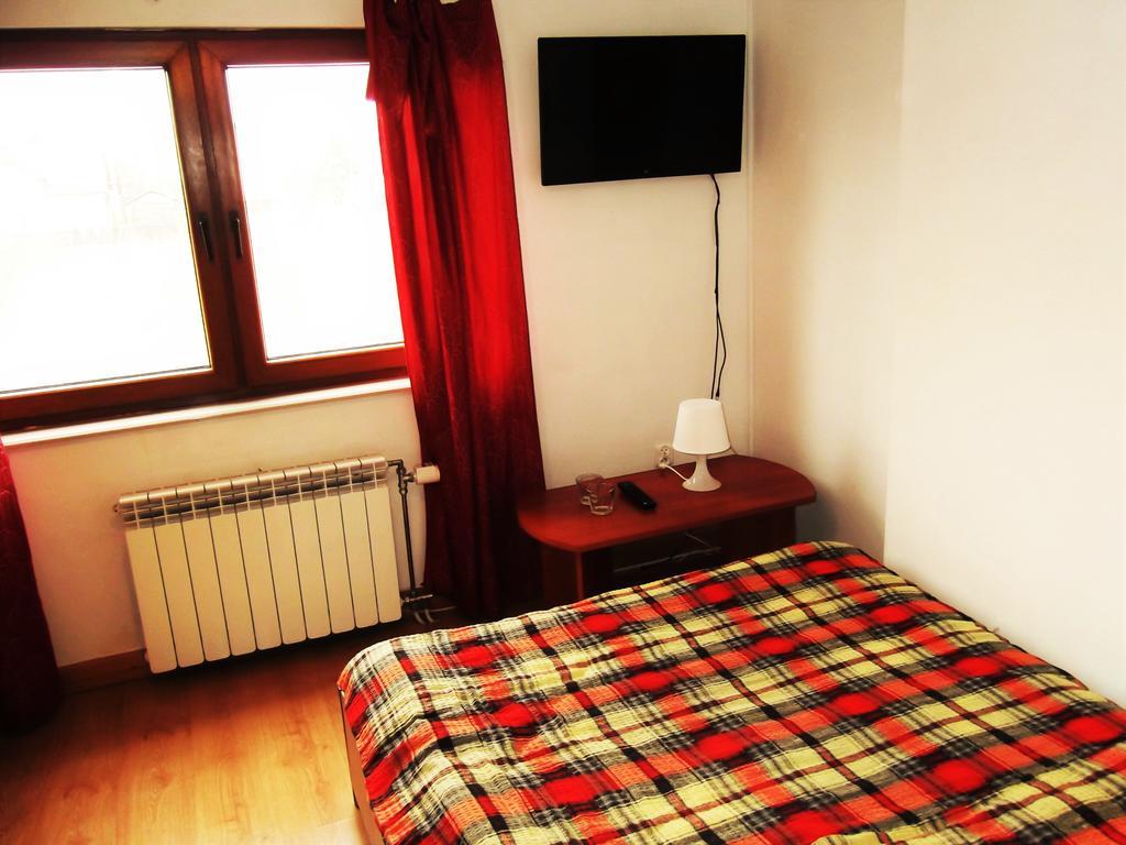 Dworek W Zieleni Homestay *