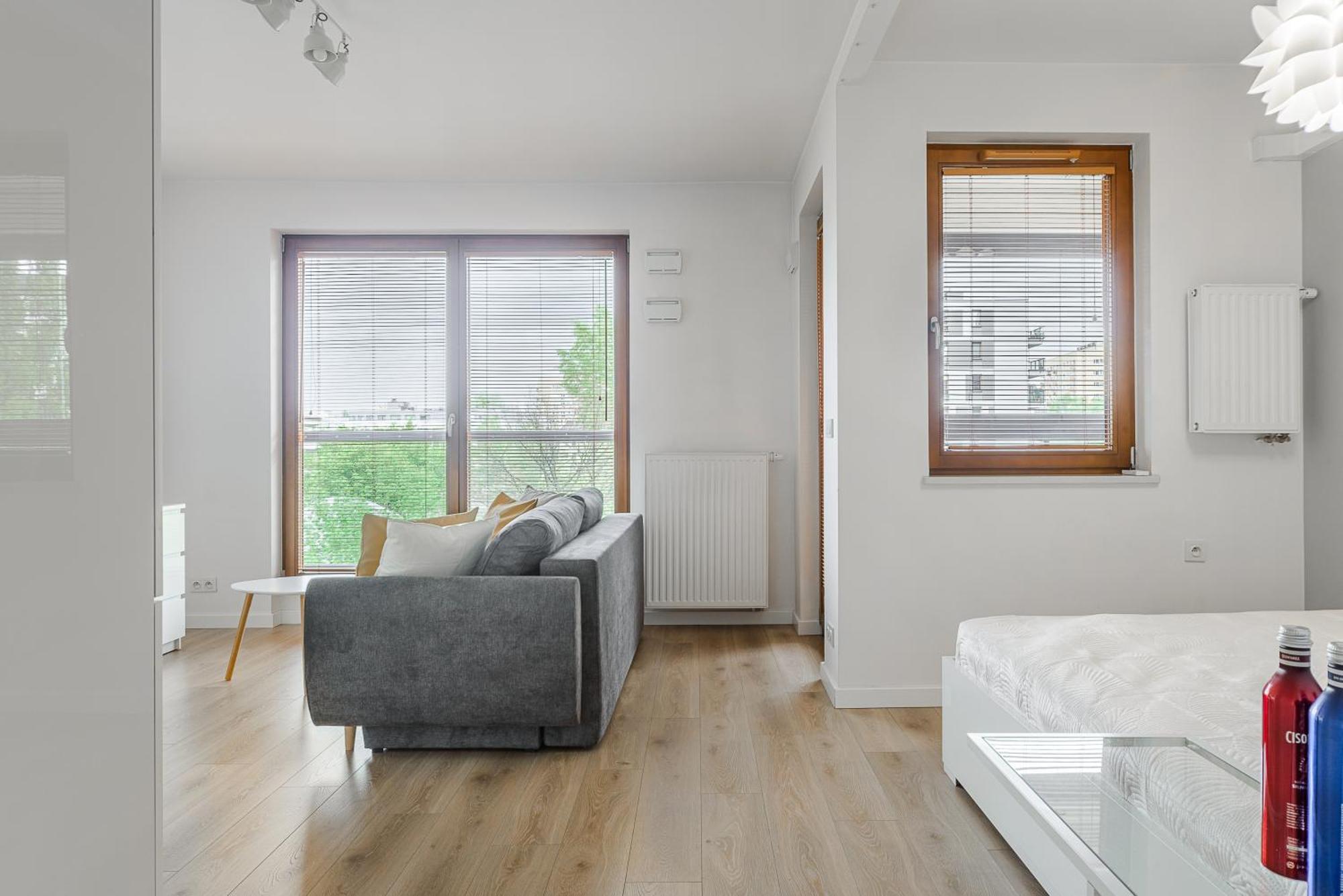 Cozy Family With Balcony Near Zlote Tarasy Apartment