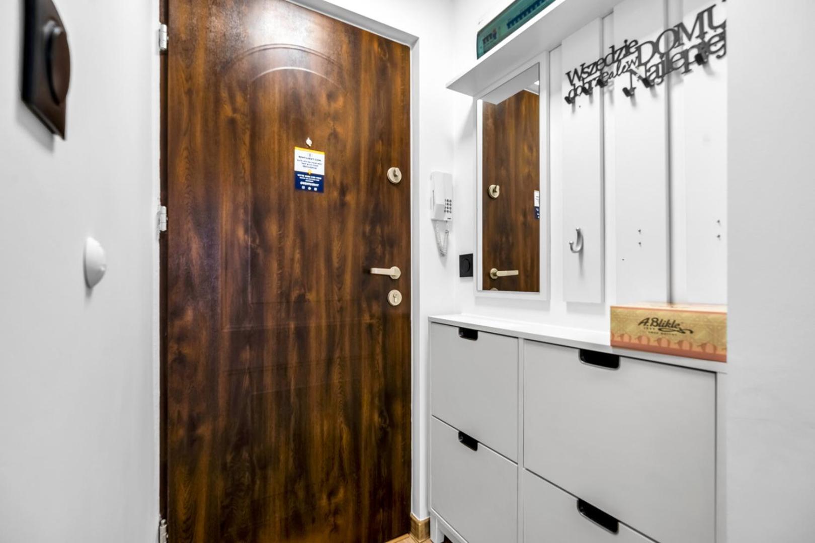 Căn hộ Downtown - Workspace, Park & Metro Nearby - Rentujemy *