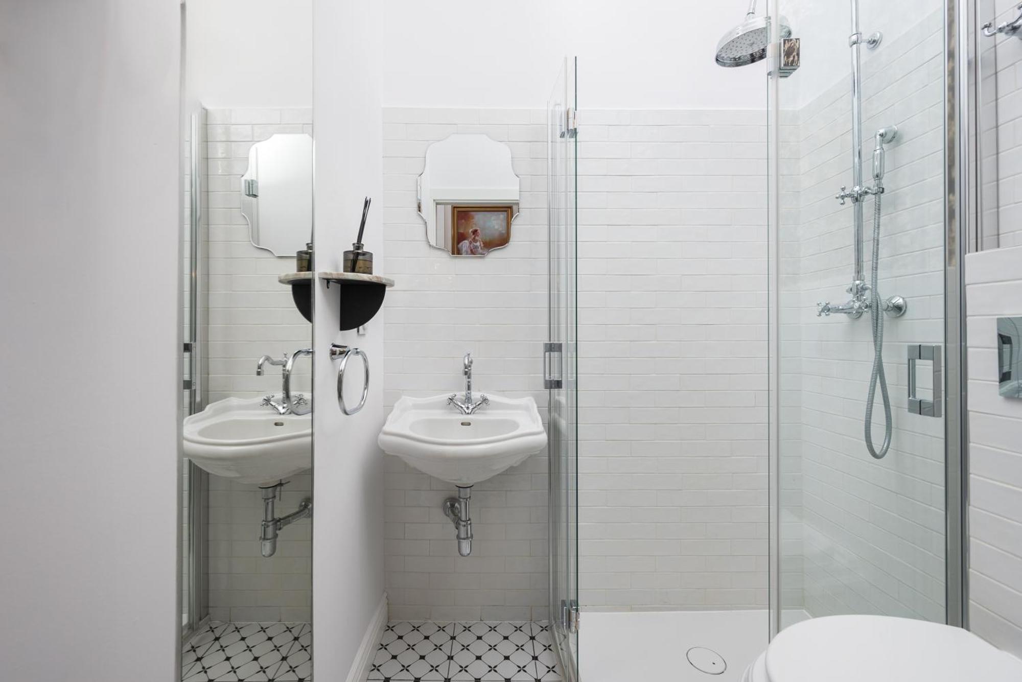 Apartment Wilcza City Centre Premium Warsaw