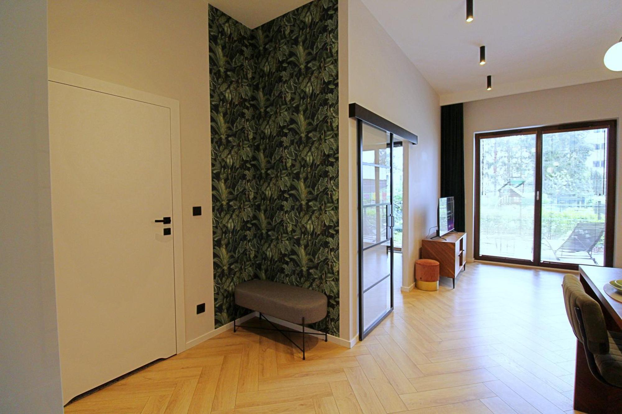 Woronicza 80 - Bezplatny Parking - Free Parking -ogrodek