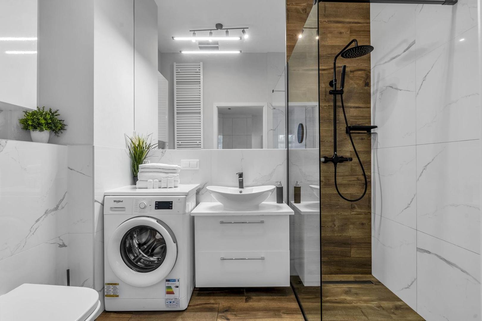 Rydygiera - For 4p, View, Balcony, Shopping Mall Nearby - By Rentujemy Apartment Warsaw