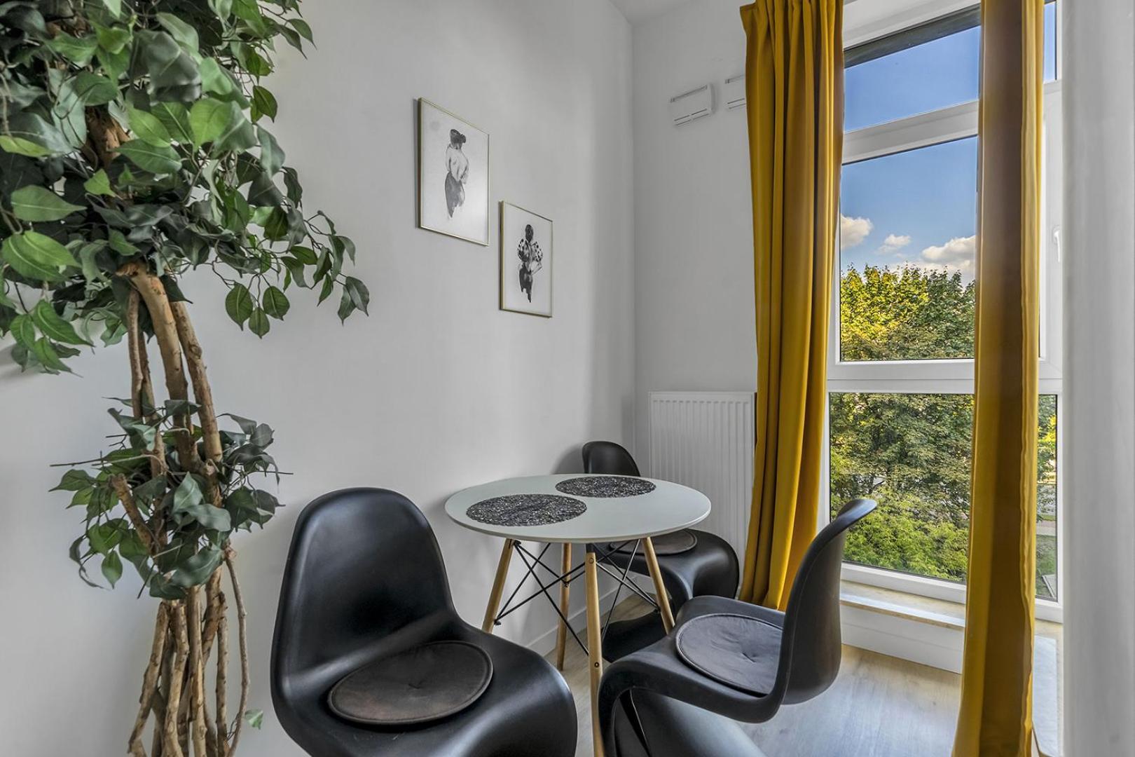 Apartment Rydygiera - For 4p, View, Balcony, Shopping Mall Nearby - By Rentujemy Warsaw