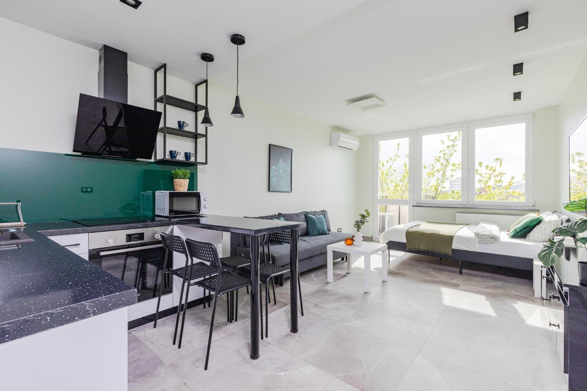 Apartament Superapart Saska 48a, Sleek 6th-floor With Balcony & Elevator Access *