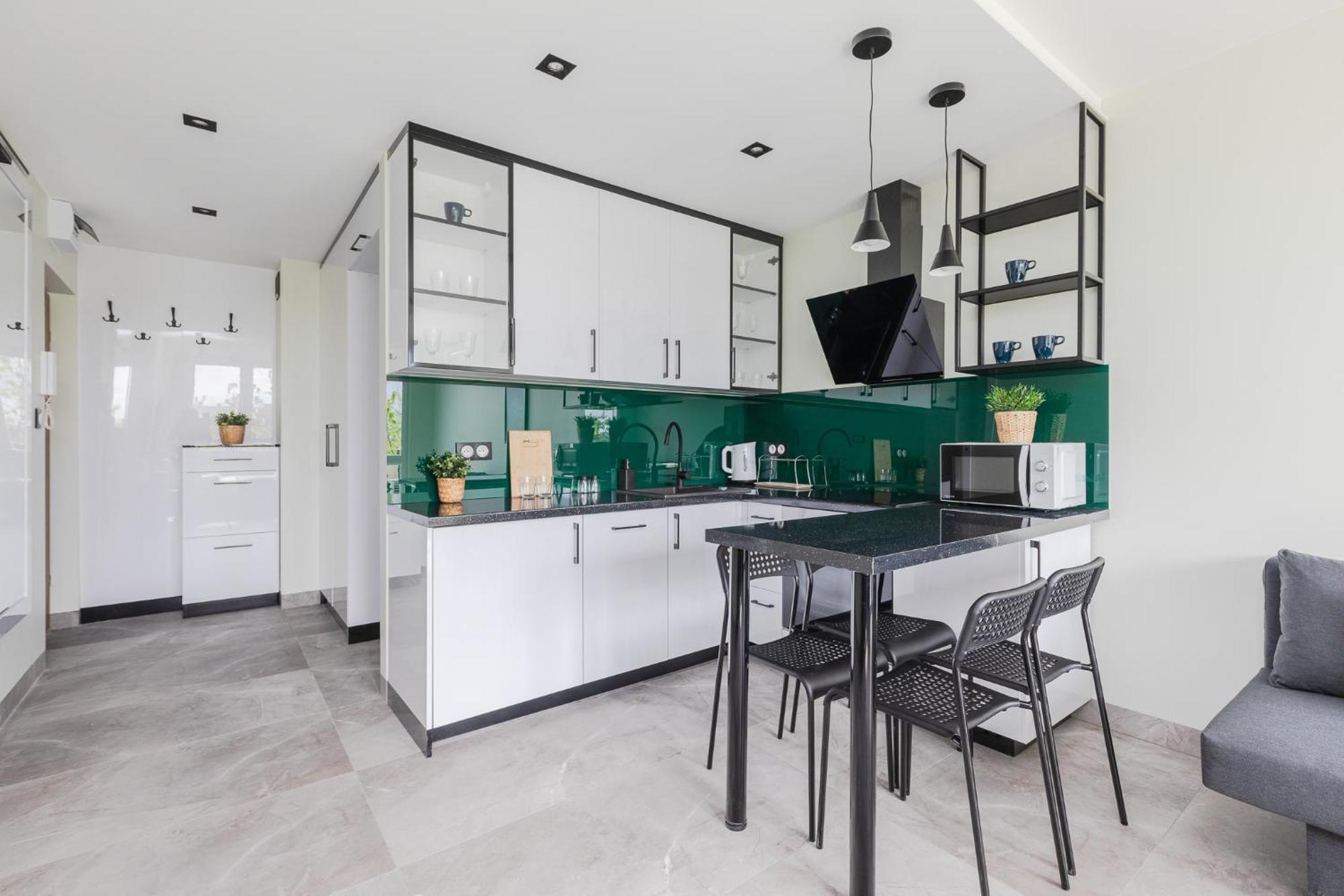 Apartament Superapart Saska 48a, Sleek 6th-floor With Balcony & Elevator Access Warszawa